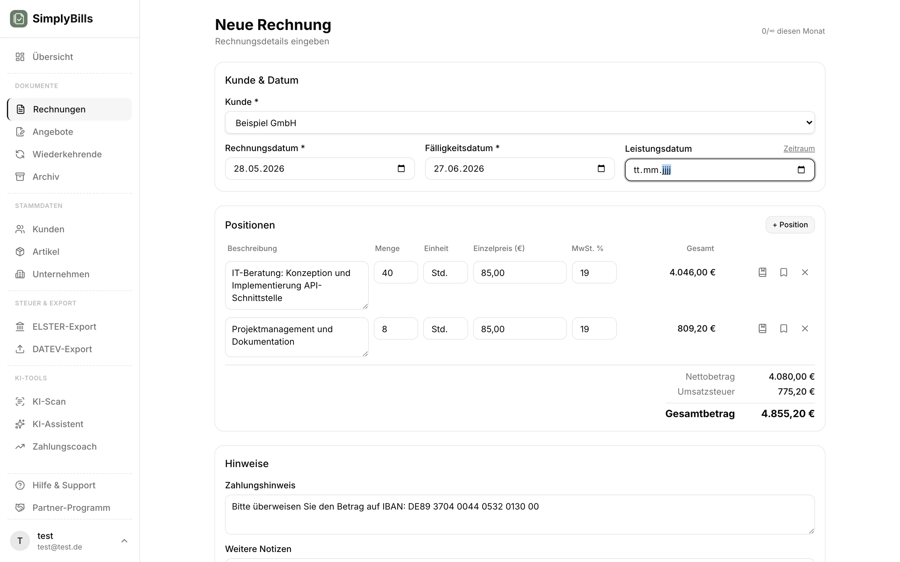 Rechnungsformular mit deutschen Feldern: Rechnungsnummer, Datum, Leistungszeitraum und Positionen